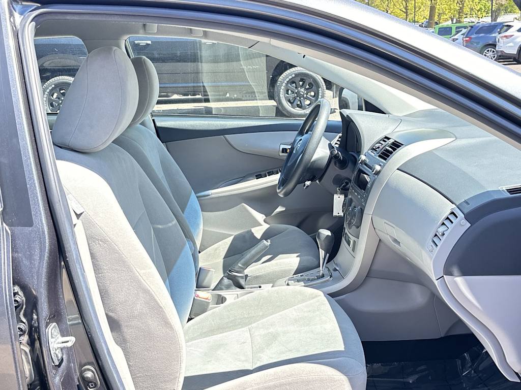 2011 Toyota Corolla LE 6