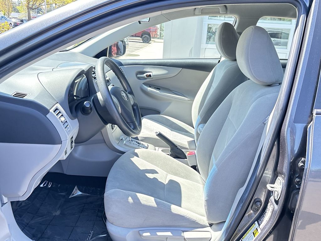 2011 Toyota Corolla LE 7