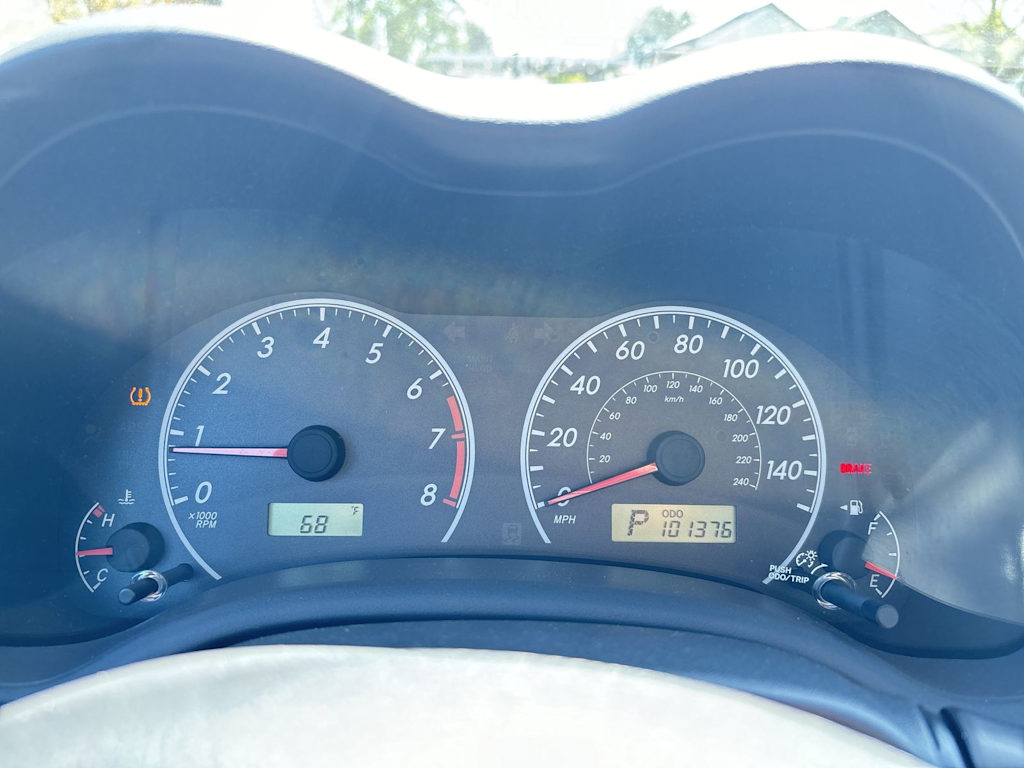 2011 Toyota Corolla LE 11