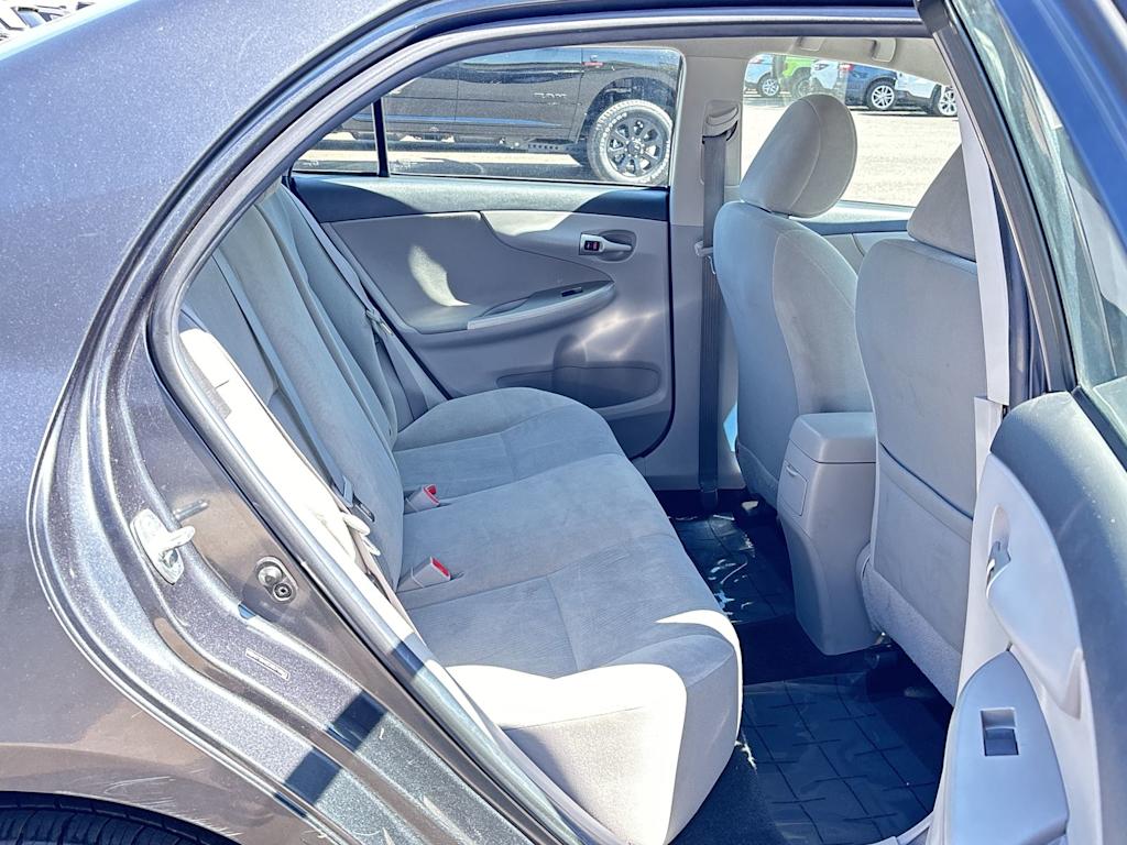 2011 Toyota Corolla LE 8