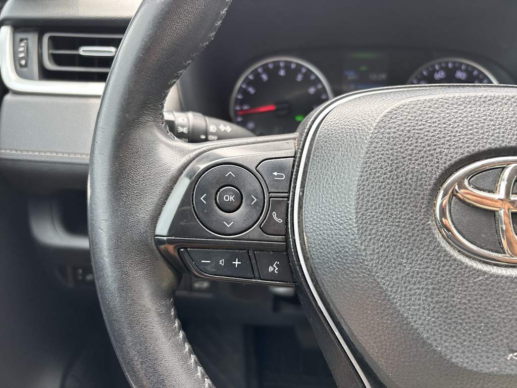 Thumbnail: 2022 Toyota RAV4 - 12