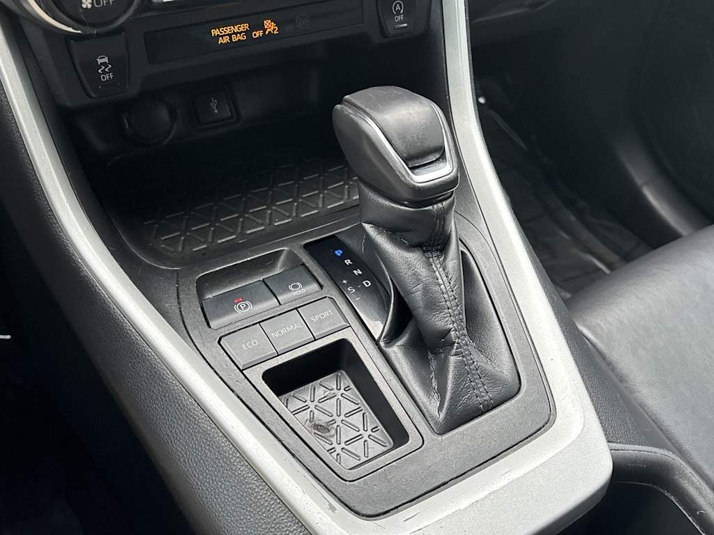 Thumbnail: 2022 Toyota RAV4 - 10