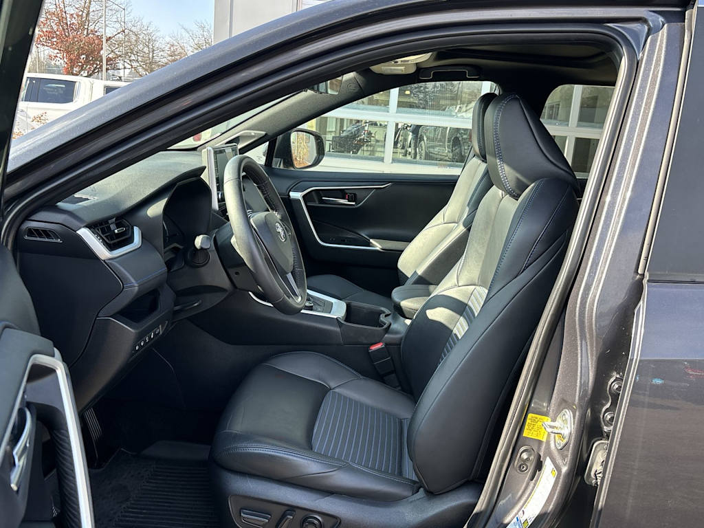 Thumbnail: 2022 Toyota RAV4 - 7