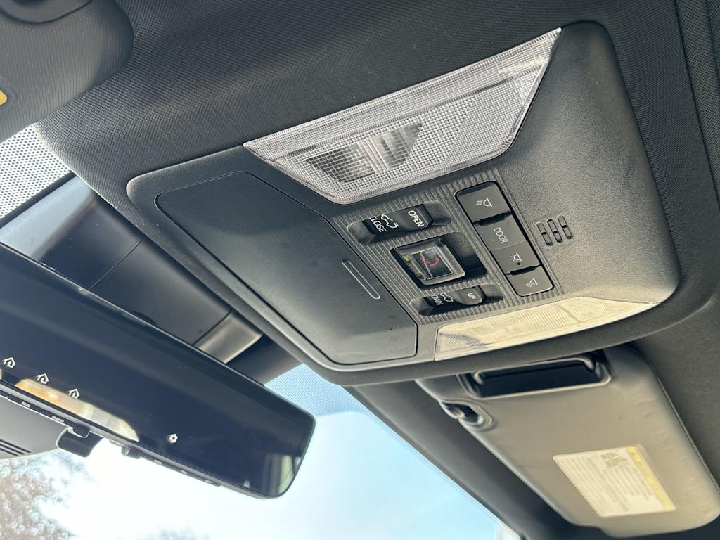 Thumbnail: 2022 Toyota RAV4 - 27