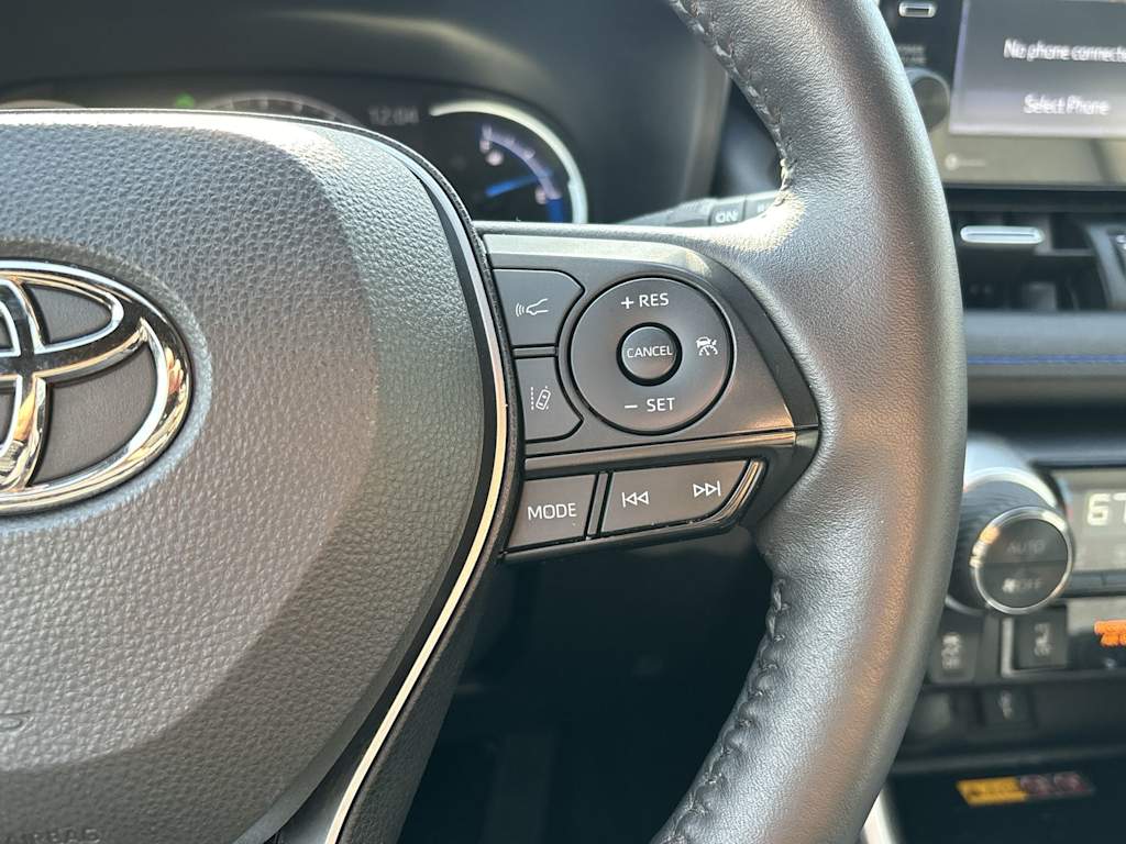 Thumbnail: 2022 Toyota RAV4 - 17