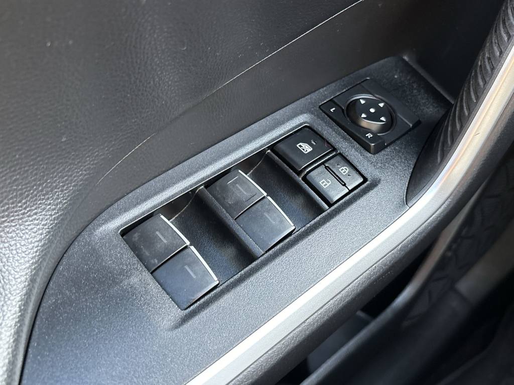 Thumbnail: 2022 Toyota RAV4 - 29