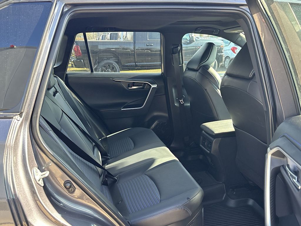 Thumbnail: 2022 Toyota RAV4 - 8