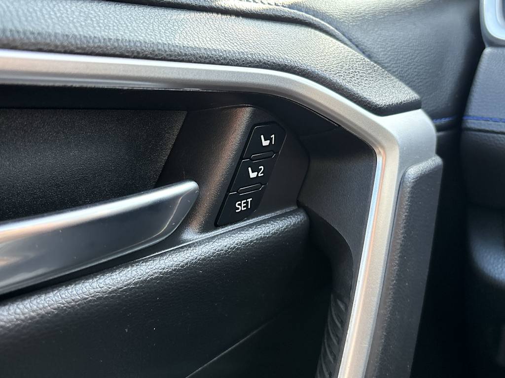 Thumbnail: 2022 Toyota RAV4 - 28