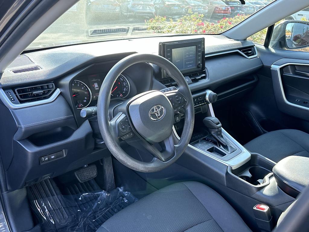 2019 Toyota RAV4 LE 2