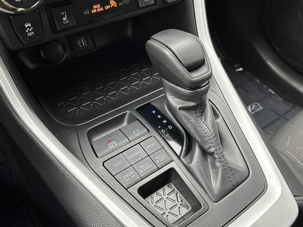 Thumbnail: 2024 Toyota RAV4 - 9