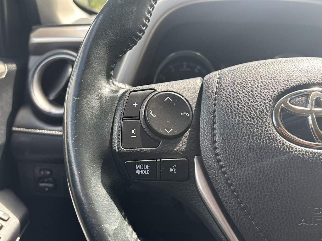 Thumbnail: 2016 Toyota RAV4 - 17