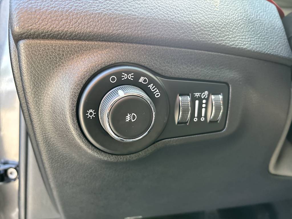 Thumbnail: 2019 Jeep Compass - 13