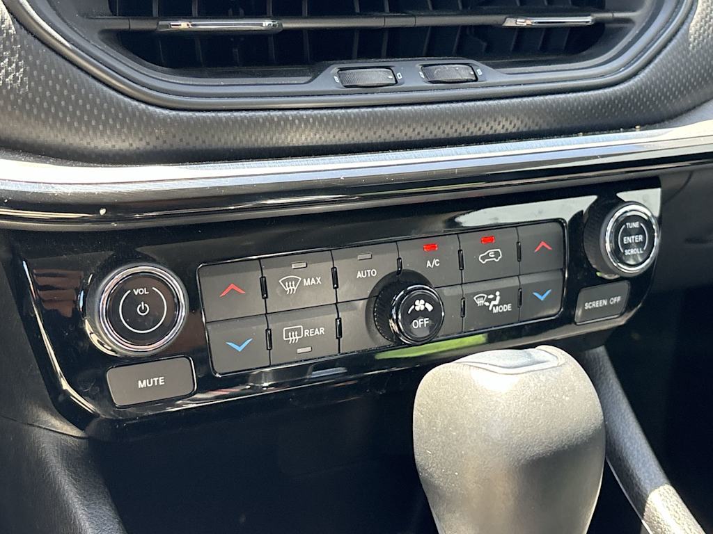 Thumbnail: 2022 Jeep Compass - 24