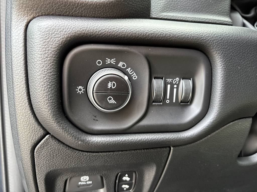 Thumbnail: 2026 RAM 1500 - 12