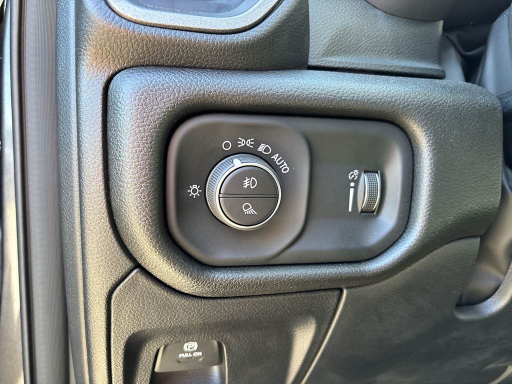 Thumbnail: 2026 RAM 1500 - 11