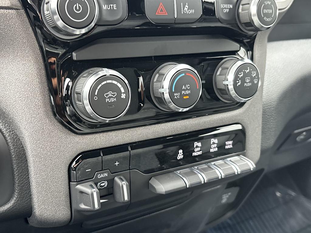 Thumbnail: 2026 RAM 1500 - 19