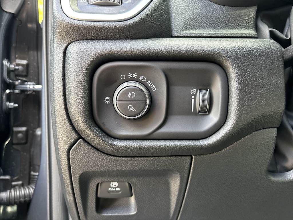 Thumbnail: 2026 RAM 1500 - 13