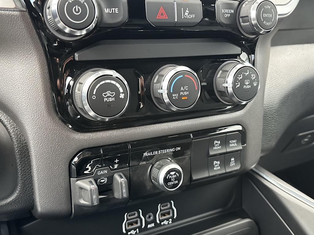 Thumbnail: 2026 RAM 1500 - 19
