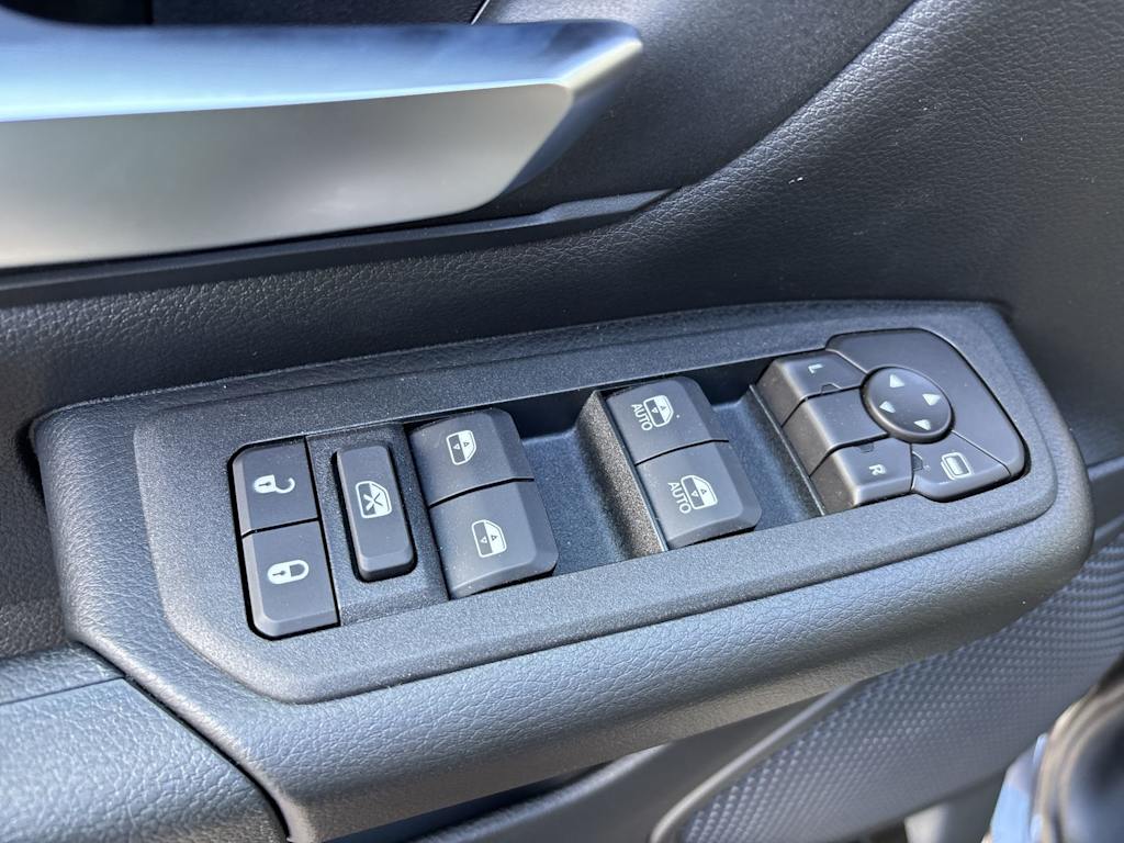 Thumbnail: 2026 RAM 1500 - 11