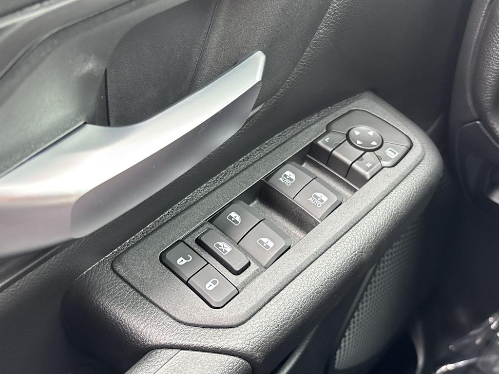 Thumbnail: 2026 RAM 1500 - 29
