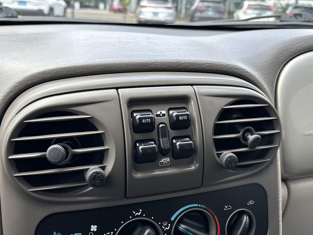 Thumbnail: 2004 Chrysler PT Cruiser - 17