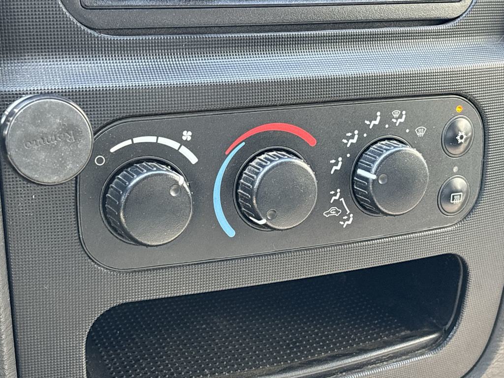 Thumbnail: 2004 Dodge Ram 2500 - 17