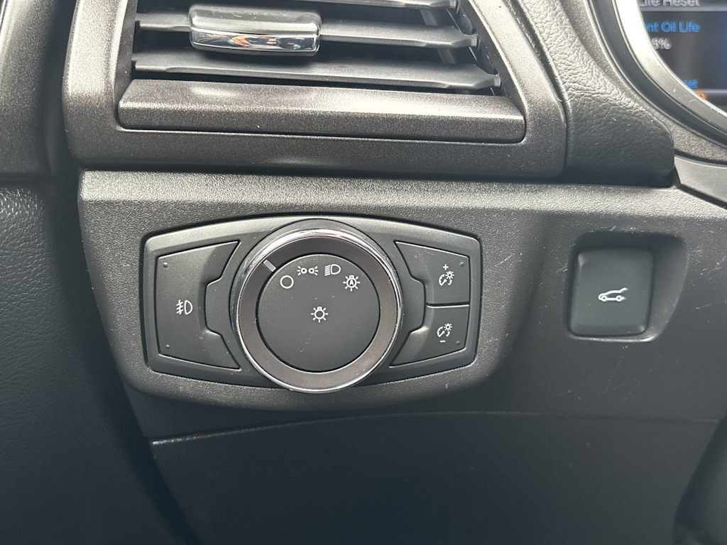 Thumbnail: 2017 Ford Fusion - 18