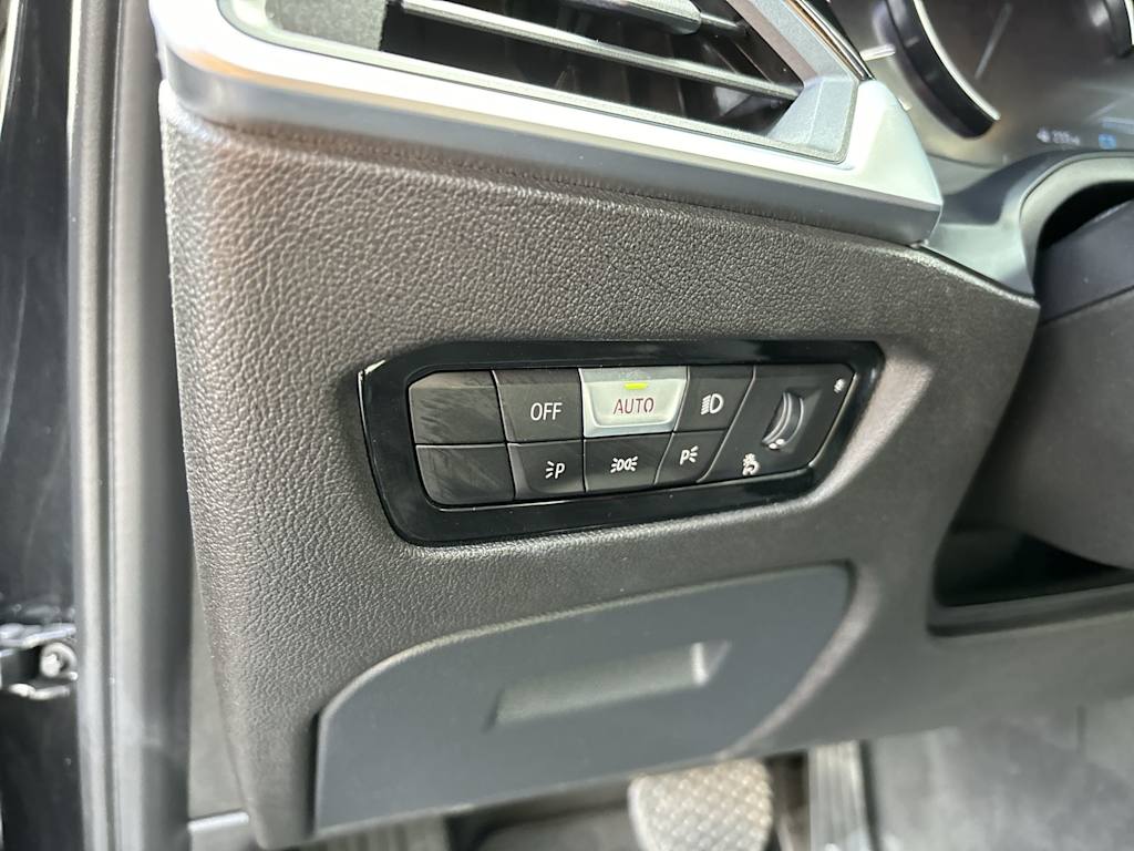 2020 BMW 3 Series 330xi 12
