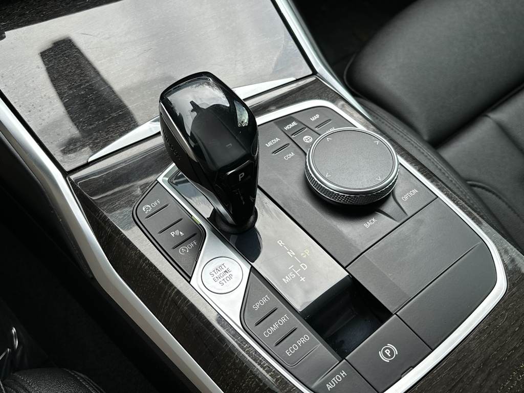 2020 BMW 3 Series 330xi 8