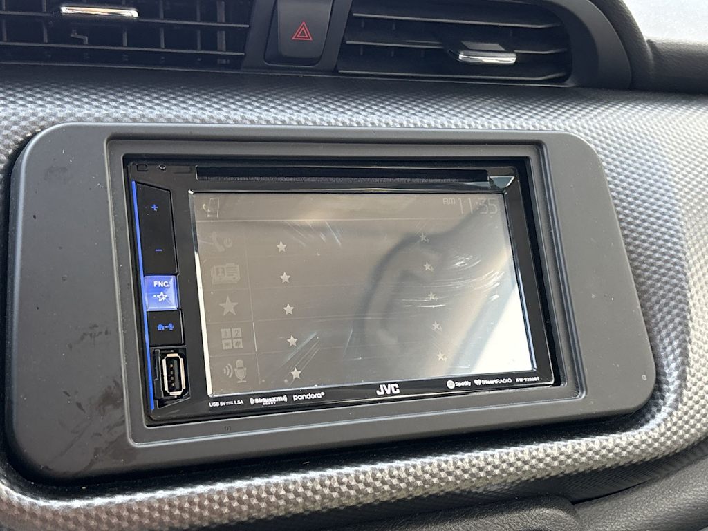 Thumbnail: 2019 Nissan Kicks - 17