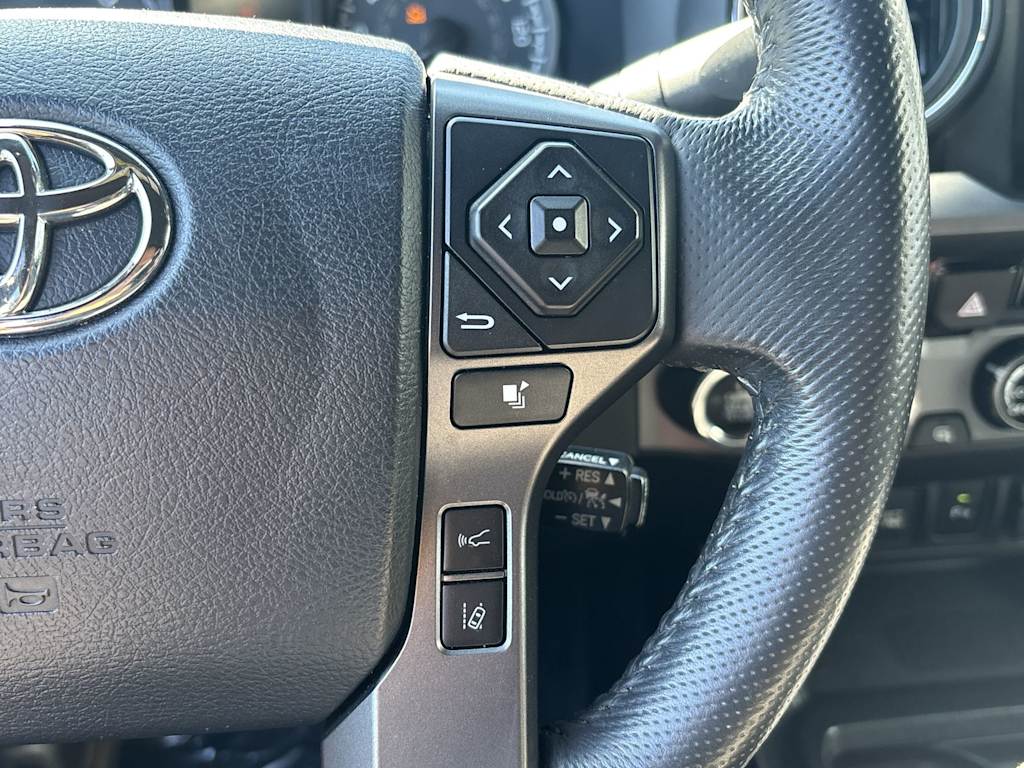 Thumbnail: 2018 Toyota Tacoma - 18