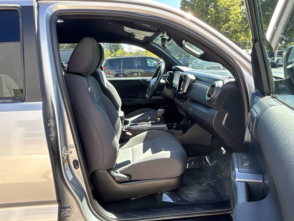 Thumbnail: 2018 Toyota Tacoma - 7
