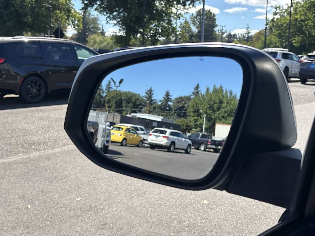 Thumbnail: 2018 Toyota Tacoma - 6