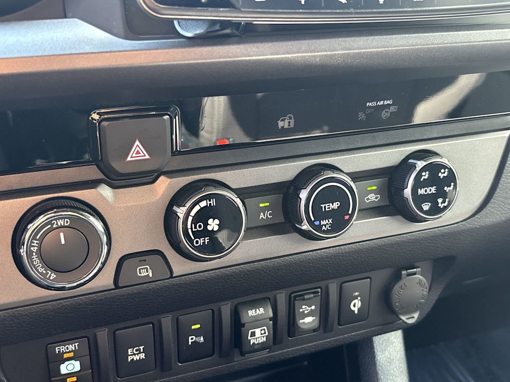 Thumbnail: 2018 Toyota Tacoma - 25