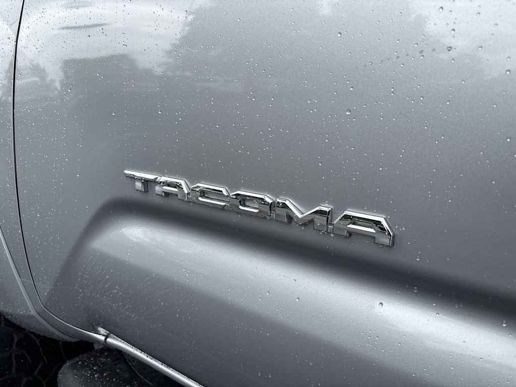 Thumbnail: 2018 Toyota Tacoma - 4