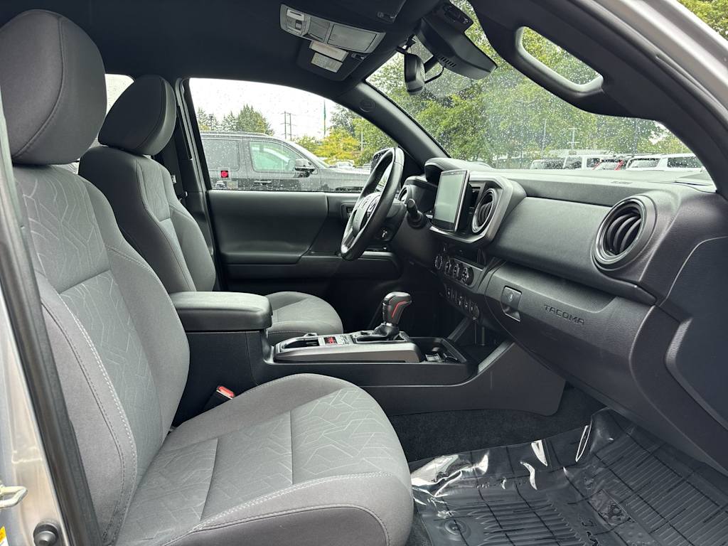Thumbnail: 2018 Toyota Tacoma - 6