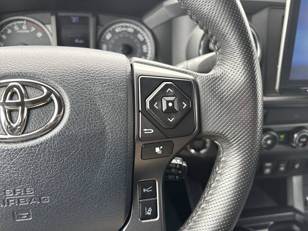 Thumbnail: 2018 Toyota Tacoma - 17
