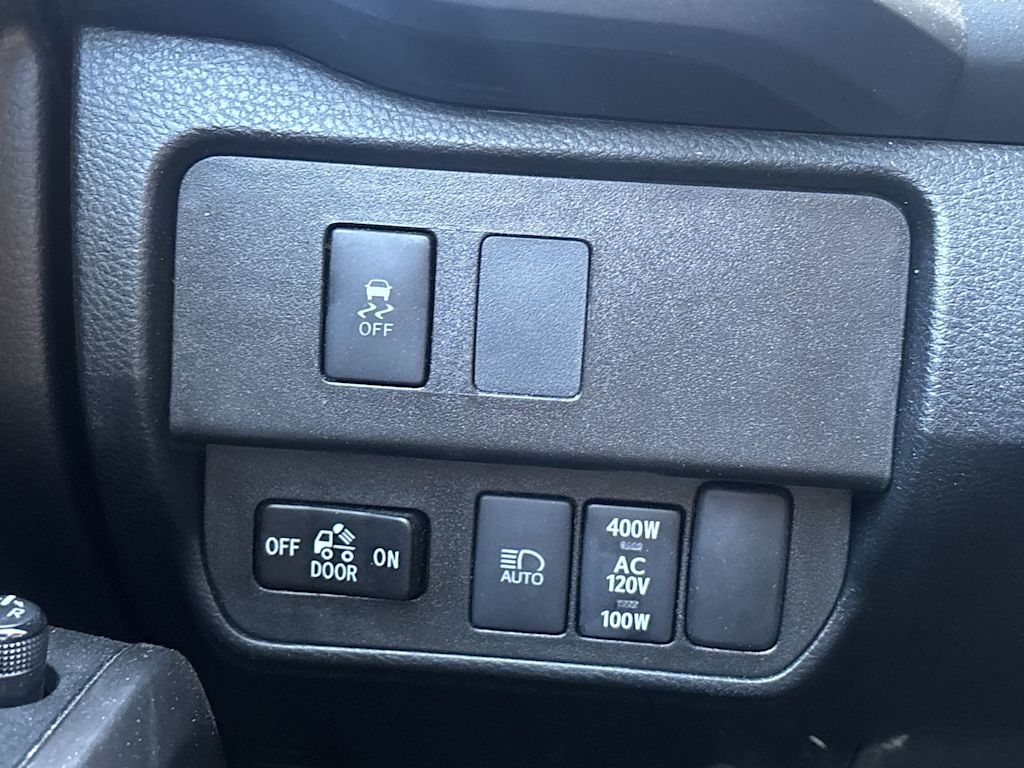 Thumbnail: 2021 Toyota Tacoma - 13