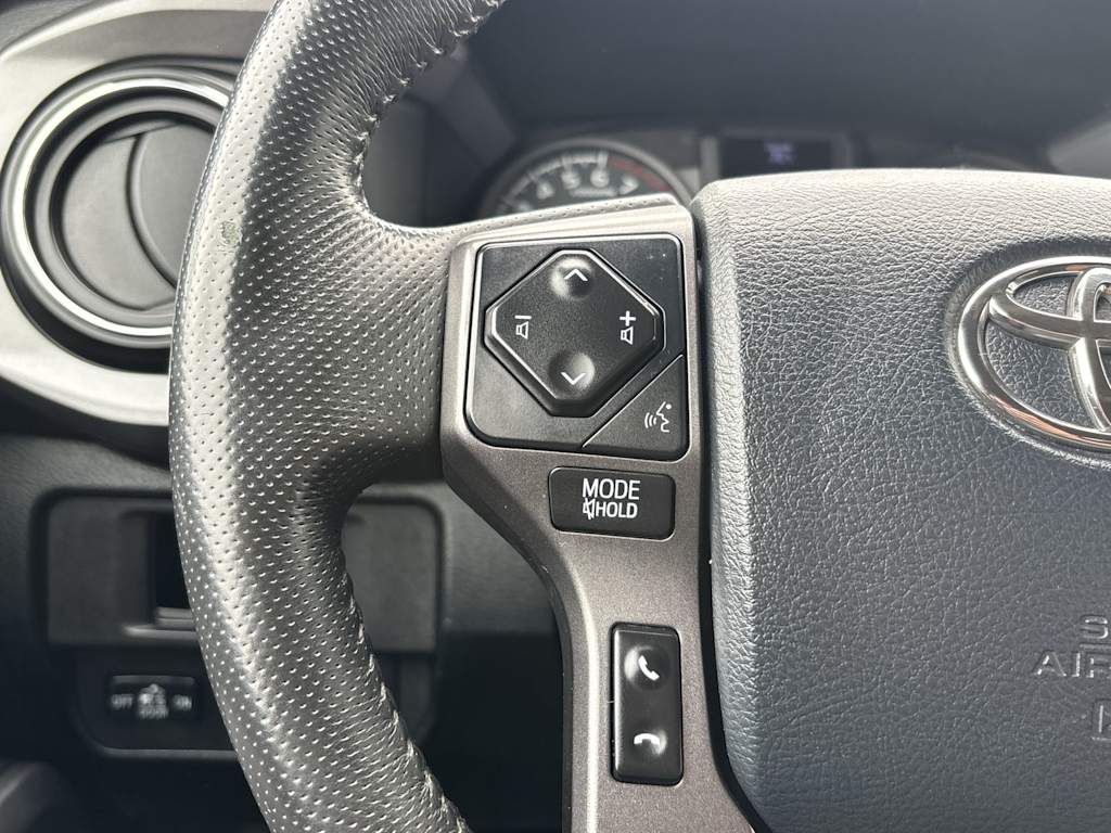Thumbnail: 2019 Toyota Tacoma - 16