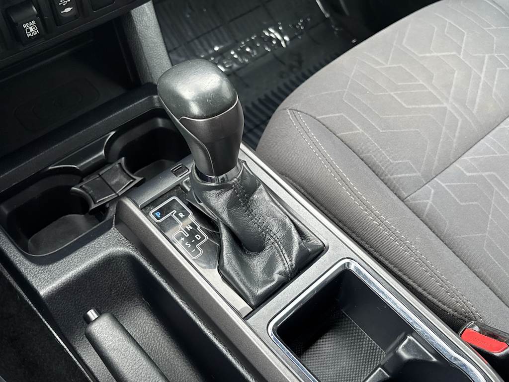 Thumbnail: 2019 Toyota Tacoma - 10