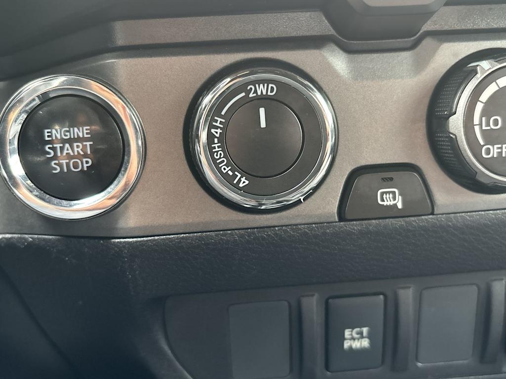 Thumbnail: 2019 Toyota Tacoma - 25