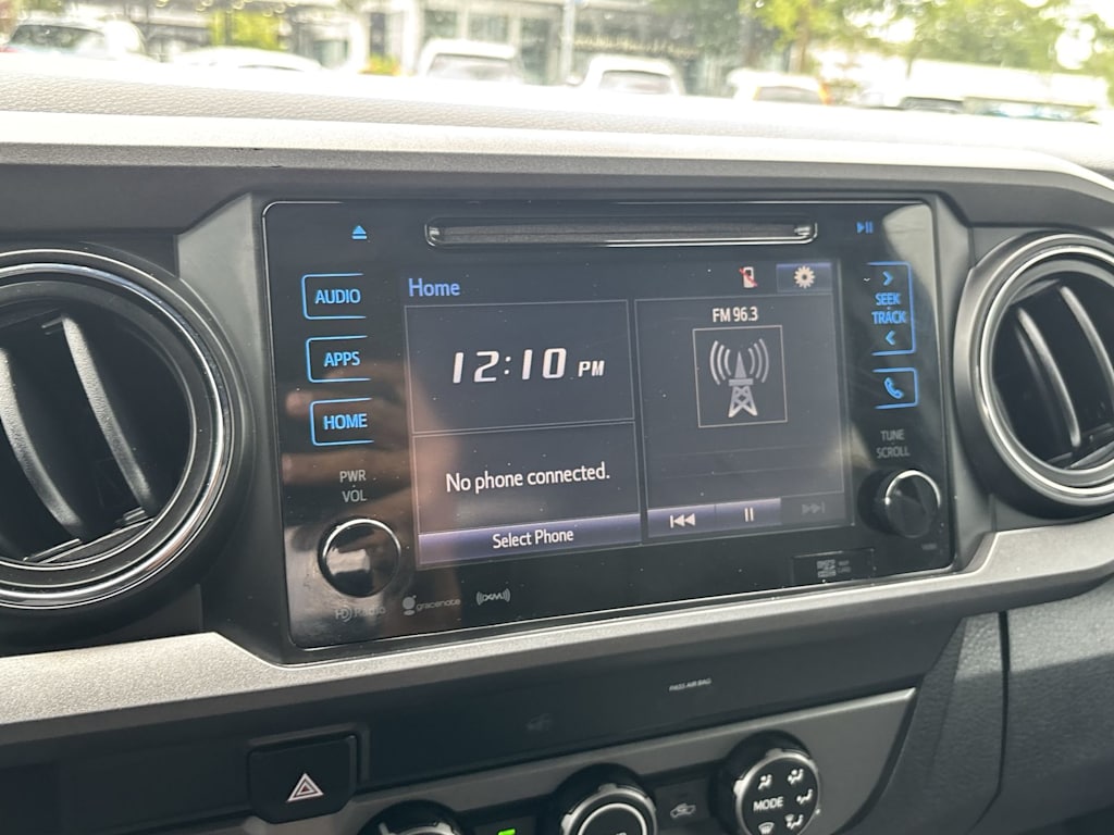 Thumbnail: 2019 Toyota Tacoma - 9