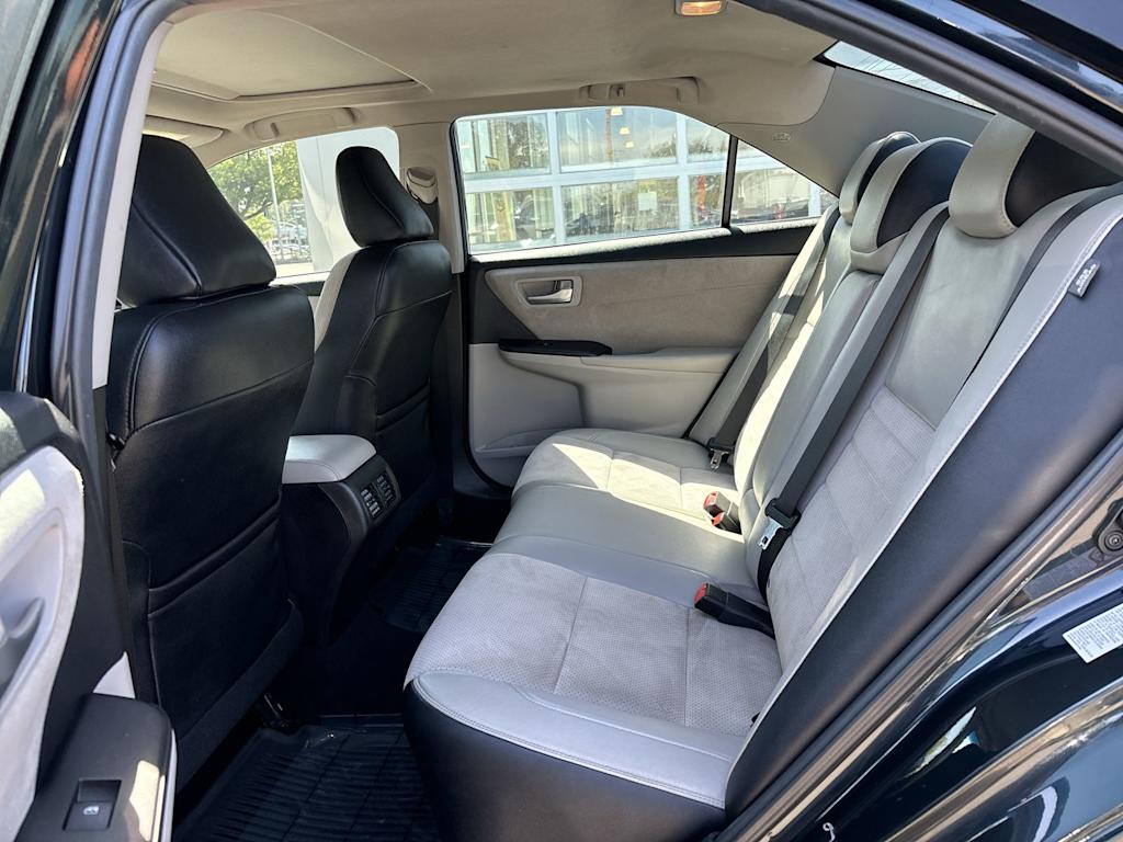 Thumbnail: 2015 Toyota Camry - 12