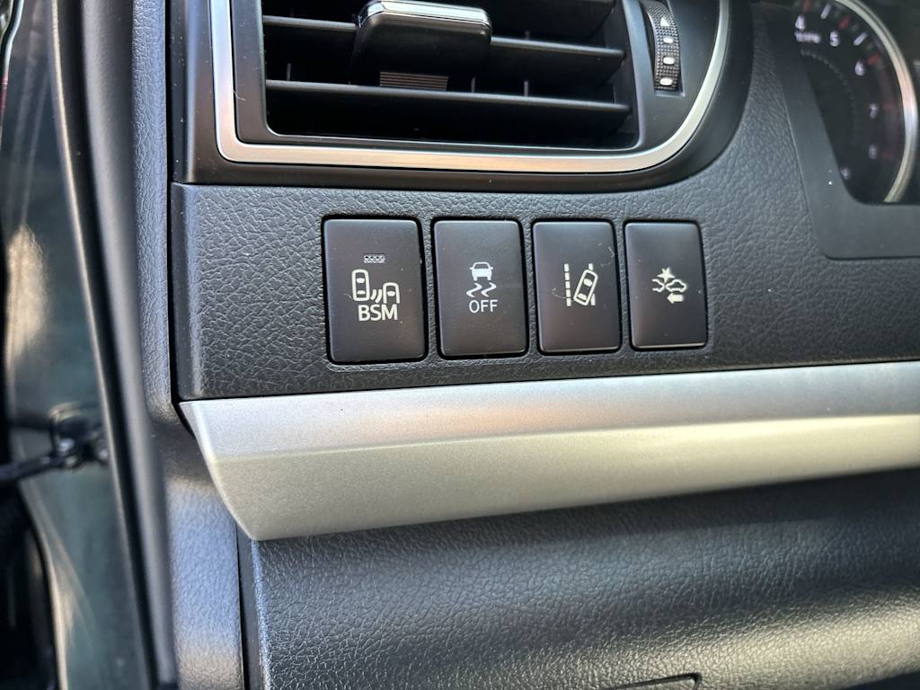 Thumbnail: 2015 Toyota Camry - 14