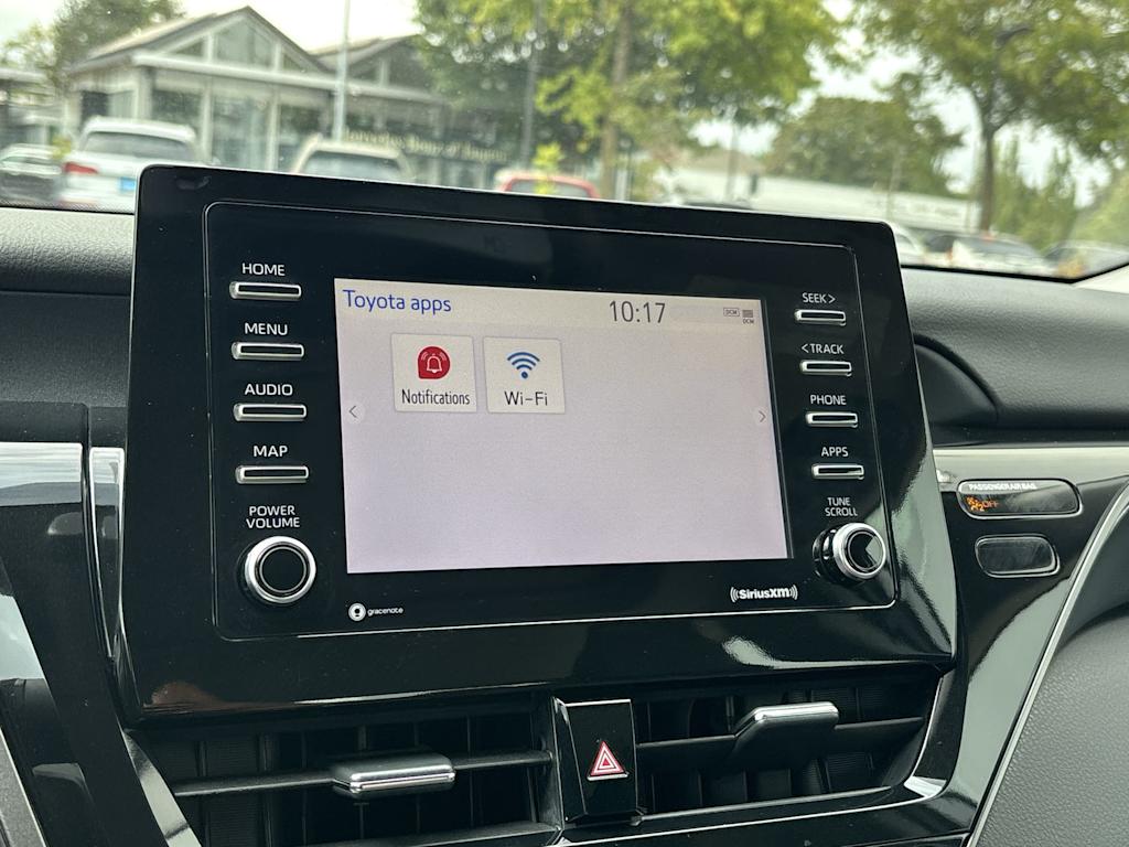Thumbnail: 2022 Toyota Camry - 21