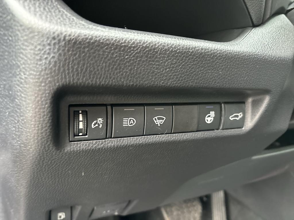 Thumbnail: 2021 Toyota RAV4 - 14