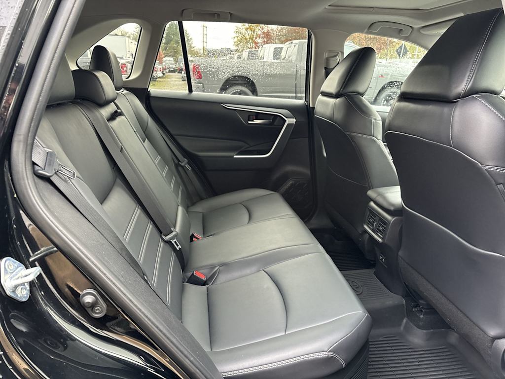 Thumbnail: 2021 Toyota RAV4 - 7