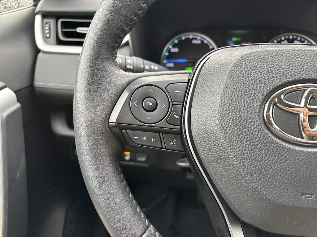 Thumbnail: 2021 Toyota RAV4 - 16