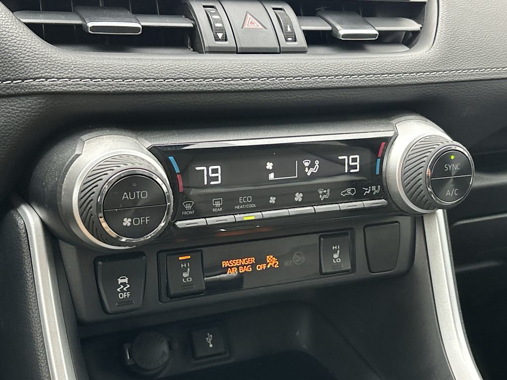 Thumbnail: 2021 Toyota RAV4 - 26