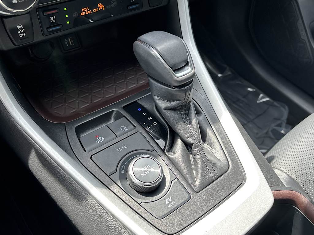 Thumbnail: 2023 Toyota RAV4 - 11